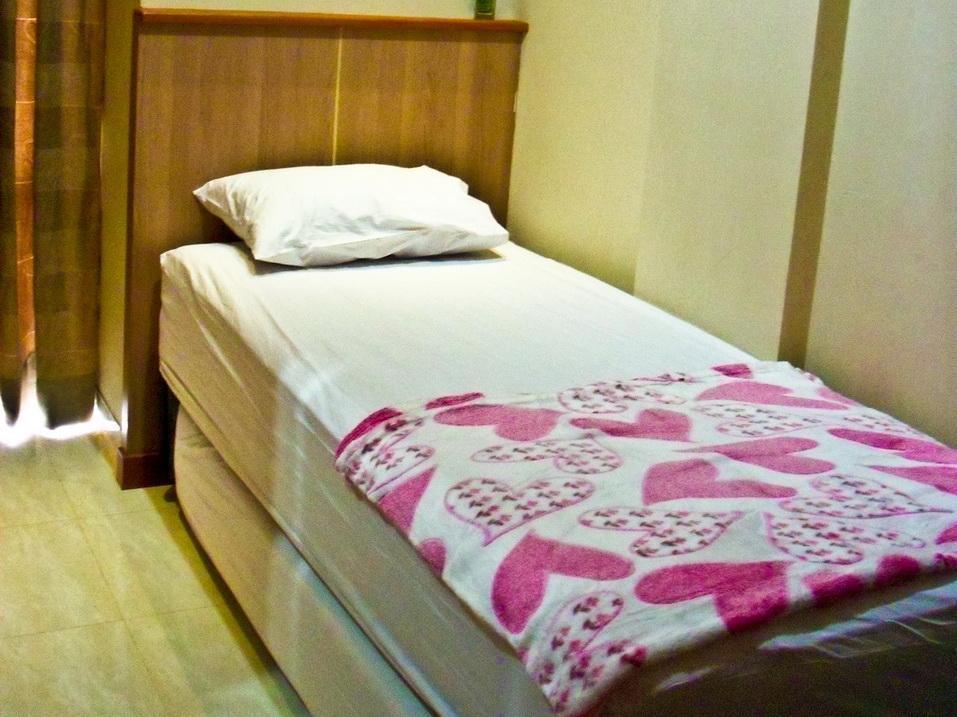 The Cabin Hotel Gandekan Yogyakarta Exterior photo